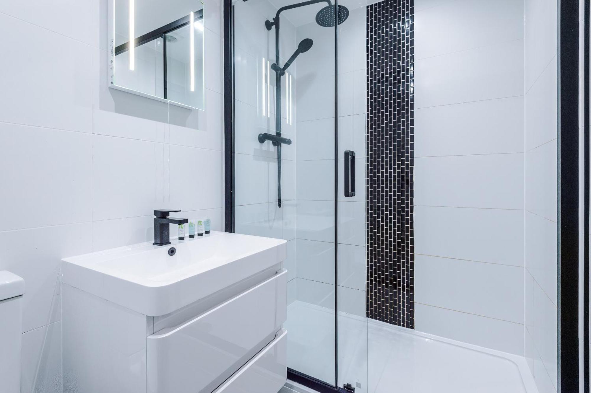 Charles House Serviced Apartments Preston  Kültér fotó