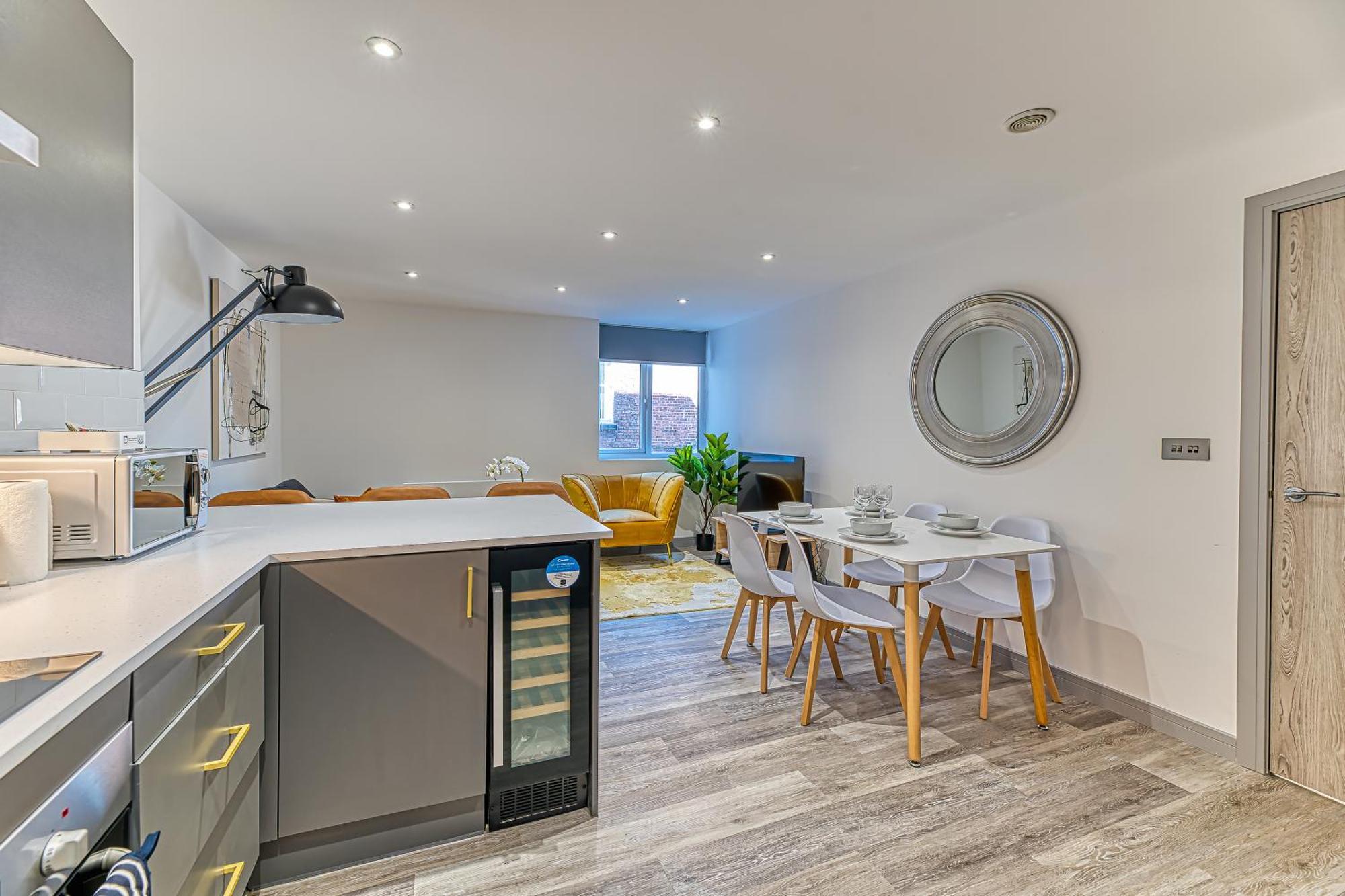 Charles House Serviced Apartments Preston  Kültér fotó